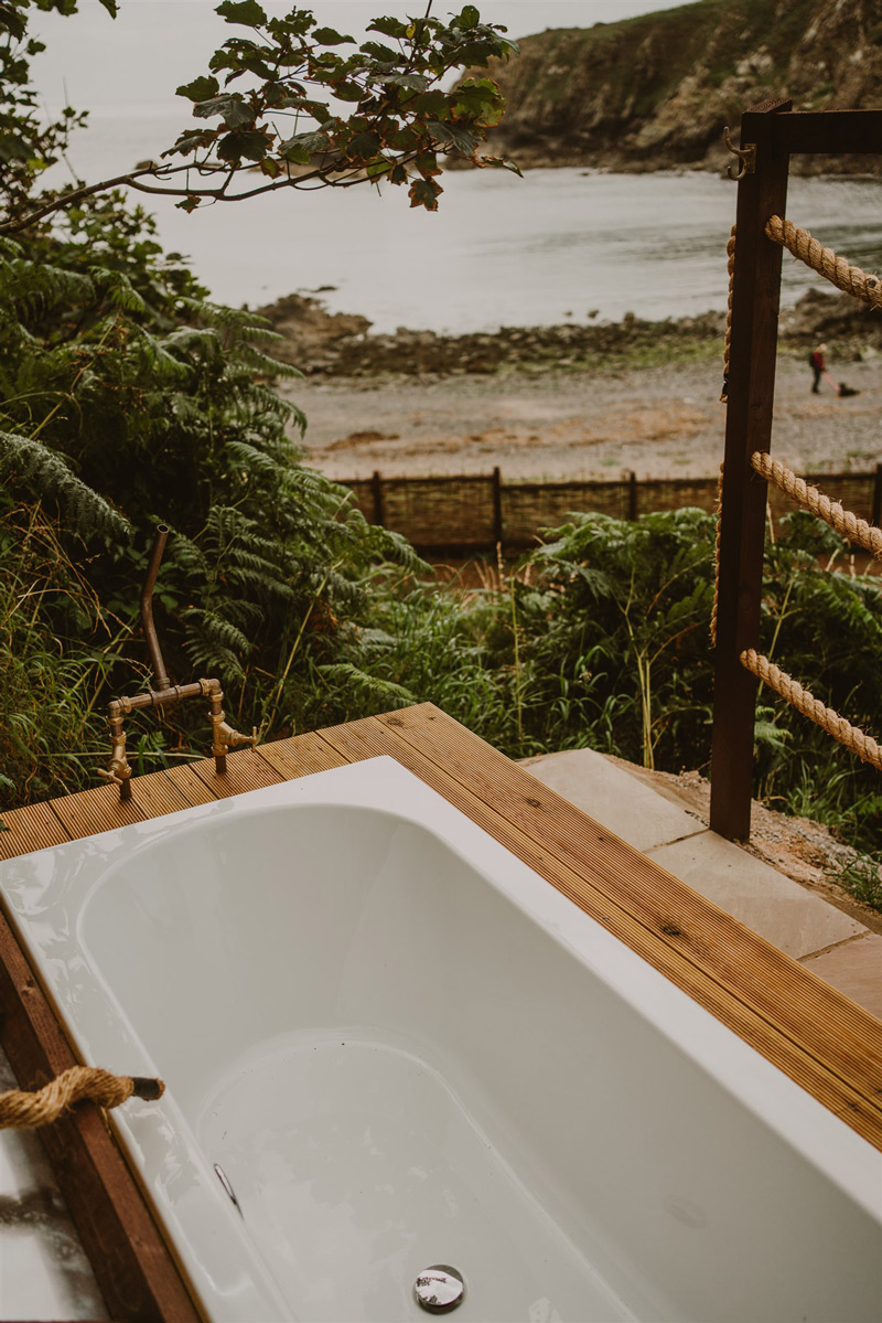 selkie-haven-outdoor-bathtub